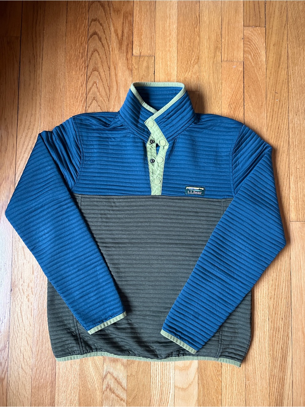 L.L. Bean Men's Blue and Olive Airlight Knit 1/4 Snap Pullover